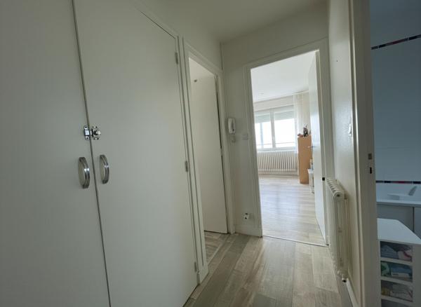 APPARTEMENT UNE CHAMBRE DERNIER ETAGE