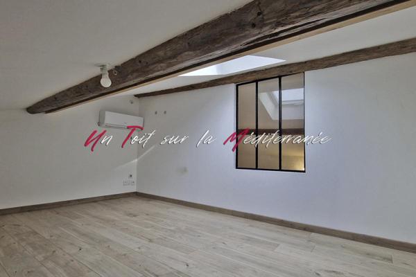 Appartement  T3, 75m2, dans une ancienne bâtisse rénovée à Solliès Pont