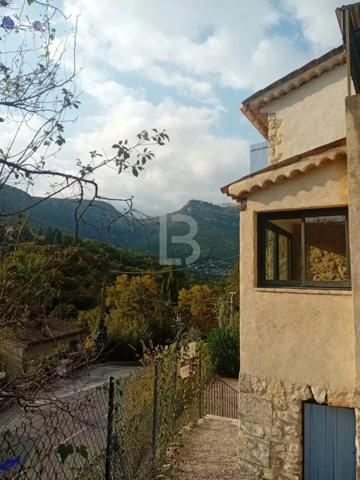 Maison de caractère avec vue panoramique à Tourrettes-sur-Loup
