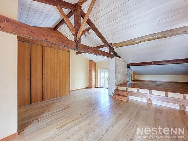 A Vendre Maison en Pierre rénovée de 225 m² avec Terrasses et Jardin proche du centre de Condom