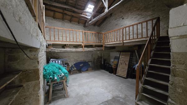 Maison  3 pièce(s)  1 chambre(s)  146 m²