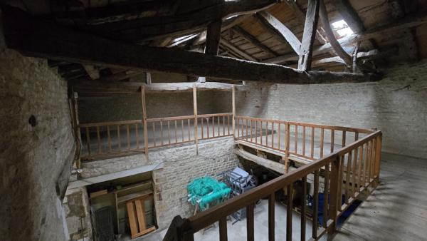 Maison  3 pièce(s)  1 chambre(s)  146 m²