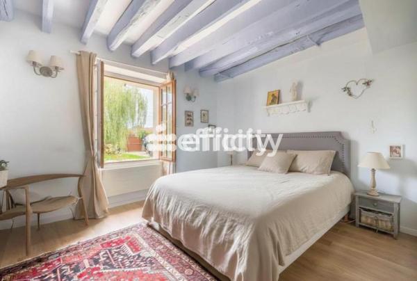 Maison
         9 pièces
        - 247 m² 749 000 € *