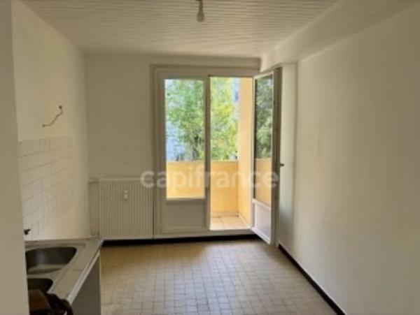 Appartement FRANCHEVILLE 5 pièces, 3 chambres (possibilité 4), proche des commerces, des bus, des écoles...