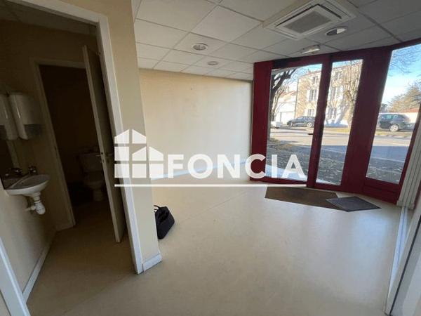 À vendre Local commercial 95 m² - Niort 79000