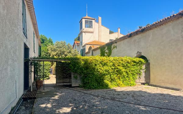 Maison à vendre    18 pièces •  Marseillan