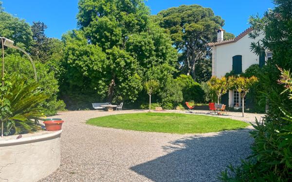 Maison à vendre    18 pièces •  Marseillan