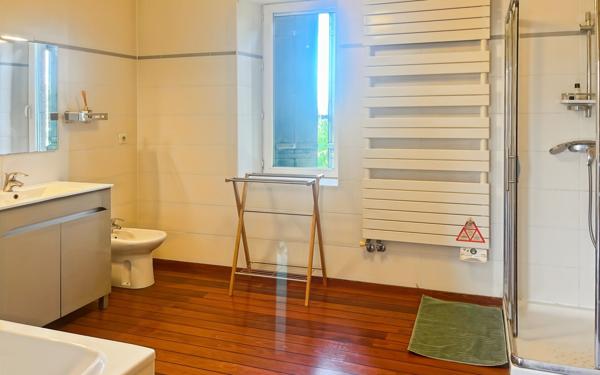 Maison à vendre    18 pièces •  Marseillan