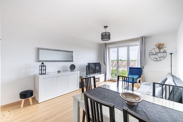 Appartement Vauréal F 3 Résidence de 2015 avec balcon et 1 place de parking en sous sol.