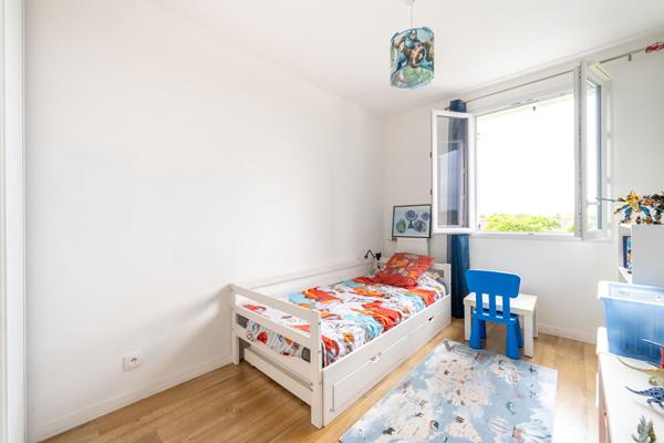 Appartement Vauréal F 3 Résidence de 2015 avec balcon et 1 place de parking en sous sol.