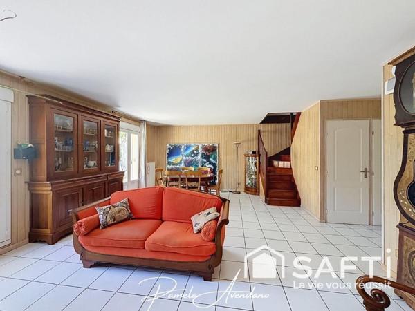 SAVIGNY-LE-TEMPLE – MAISON FAMILIALE 125 M² – PHOTOVOLTAÏQUES & REVENUS !