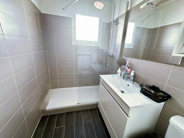 Maison T4 de 76m² avec garage et piscine .