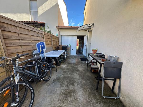 Maison T4 de 76m² avec garage et piscine .