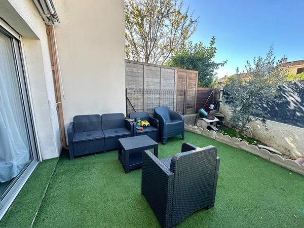 Maison T4 de 76m² avec garage et piscine .