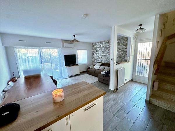 Maison T4 de 76m² avec garage et piscine .