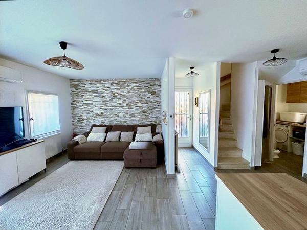 Maison T4 de 76m² avec garage et piscine .