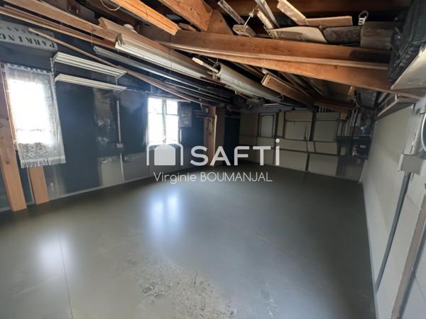 Maison de ville à rénover 114 m2 environ 4 chambres 2 bureaux