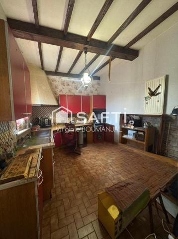 Maison de ville à rénover 114 m2 environ 4 chambres 2 bureaux