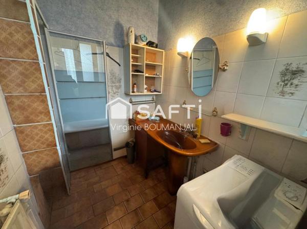 Maison de ville à rénover 114 m2 environ 4 chambres 2 bureaux