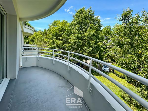 Dernier étage, résidence sécurisée