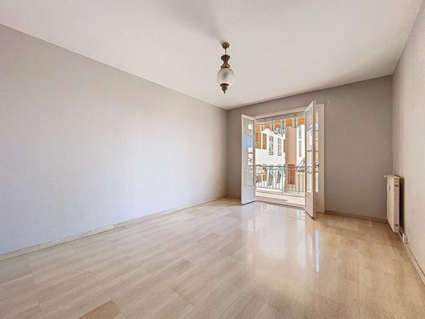 Appartement Nice 2 pièce(s) 54 m2 Le Port