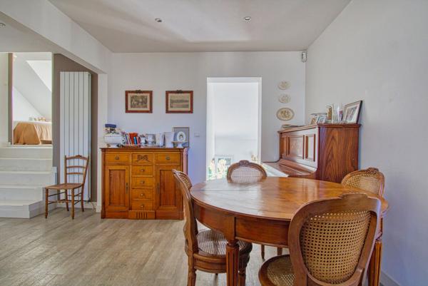 Meulière rénovée et agrandie en 2004 située à 12min du centre de Lagny