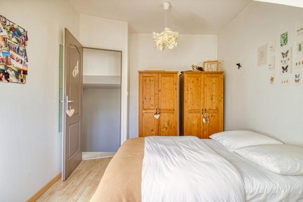 Meulière rénovée et agrandie en 2004 située à 12min du centre de Lagny