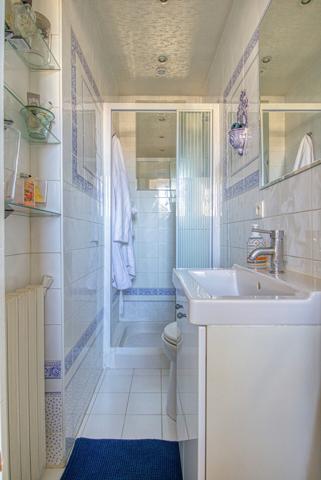 Meulière rénovée et agrandie en 2004 située à 12min du centre de Lagny