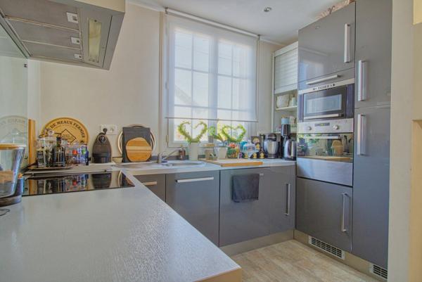 Meulière rénovée et agrandie en 2004 située à 12min du centre de Lagny