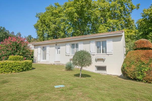 Maison Maison de 137 m2 - 4 Chambres - Garage & Sous-sol 137 m²