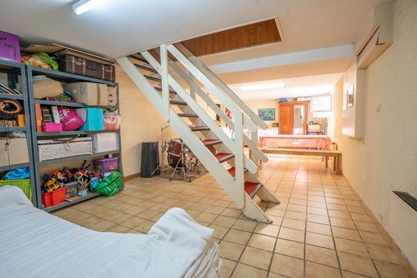 Maison Maison de 137 m2 - 4 Chambres - Garage & Sous-sol 137 m²