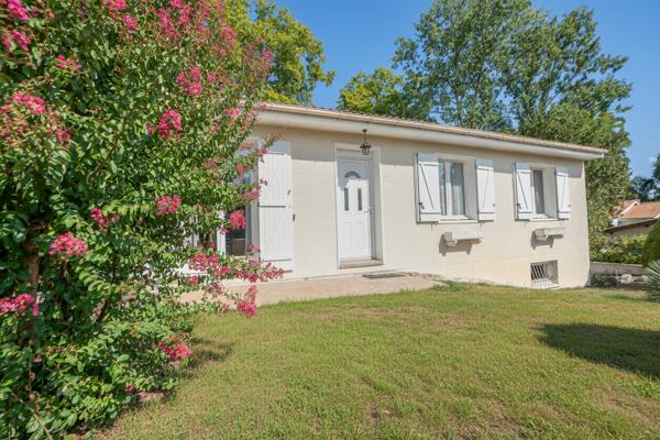 Maison Maison de 137 m2 - 4 Chambres - Garage & Sous-sol 137 m²