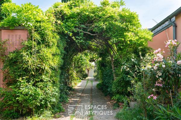Maison avec terrasse arborée à la lisière du 20e