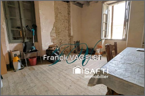 Rare : maison à rénover avec 1 300 m² de terrain dans une bastide médiévale