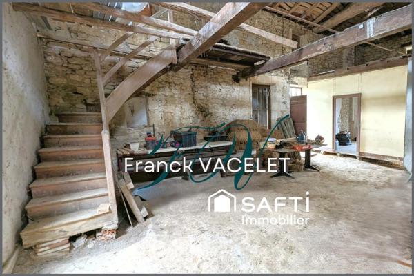 Rare : maison à rénover avec 1 300 m² de terrain dans une bastide médiévale