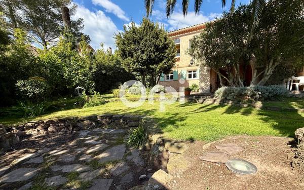 Maison à vendre    5 pièces • 162 m2 Saint-Raphaël