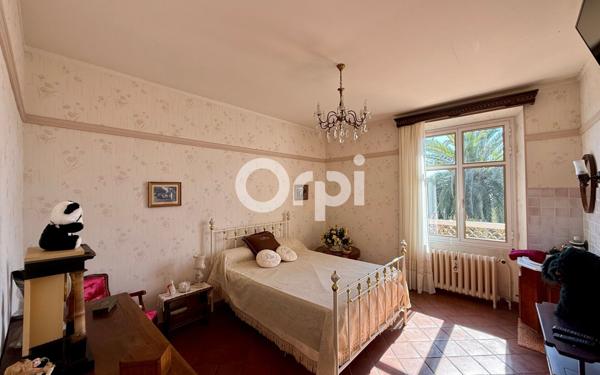 Maison à vendre    5 pièces • 162 m2 Saint-Raphaël