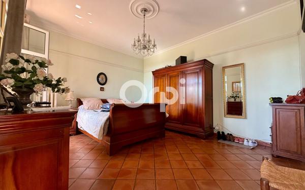 Maison à vendre    5 pièces • 162 m2 Saint-Raphaël