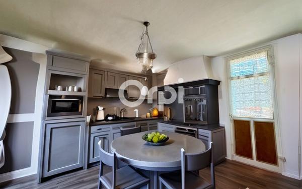 Maison à vendre    5 pièces • 162 m2 Saint-Raphaël