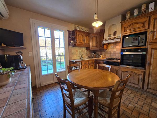 Maison familiale rénovée 4 chambres – 142 m² – Jardin – Sous-sol complet - Bonneval (28800)