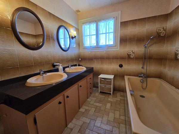 Maison familiale rénovée 4 chambres – 142 m² – Jardin – Sous-sol complet - Bonneval (28800)