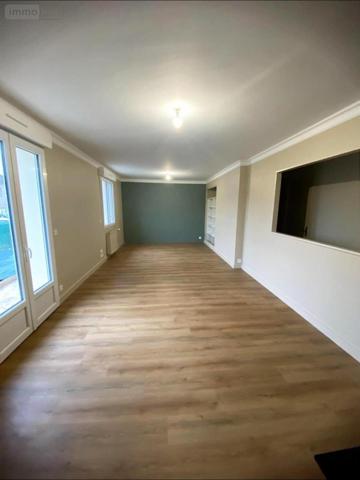 Maison à louer à Saint-Berthevin en Mayenne (53940), ref : 53032-L326