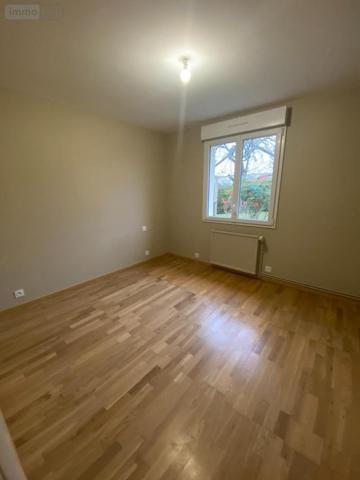 Maison à louer à Saint-Berthevin en Mayenne (53940), ref : 53032-L326