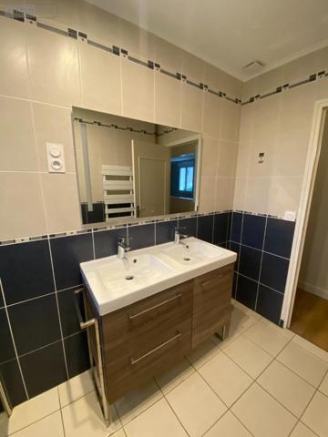 Maison à louer à Saint-Berthevin en Mayenne (53940), ref : 53032-L326