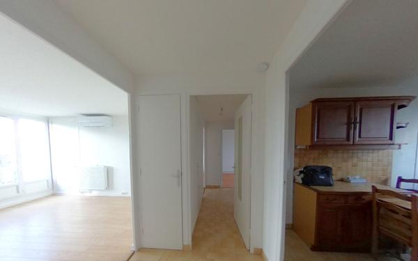 Appartement à louer    3 pièces •  Vaulx-en-Velin