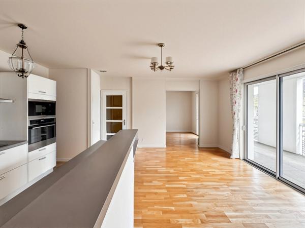 Enfin un appartement T3 Place Lafayette qui coche toutes les cases : Terrasse, sud, garage boxé , ascenseur