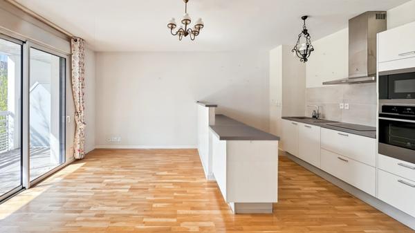 Enfin un appartement T3 Place Lafayette qui coche toutes les cases : Terrasse, sud, garage boxé , ascenseur