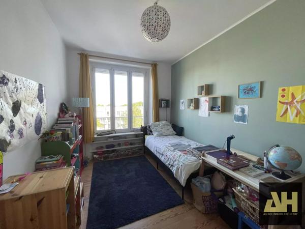 BREST -JAURÈS - 103 M2- 3 CH- SEUL AU DERNIER ÉTAGE