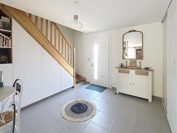 A VENDRE MAISON T5 + JARDIN + GARAGE