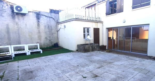 A LOUER local commercial 112m2 avec patio, Aytré - La Rochelle, Dpt Charente Maritime (17)